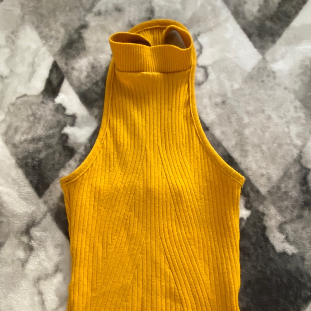 Ribbed knit halter top